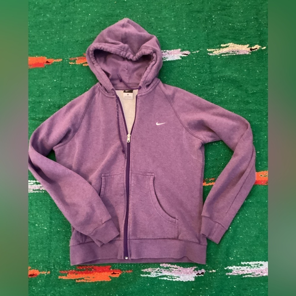 Nike Lavender Full-Zip Hoodie SZ L
Pit to pit 19”
Length 23